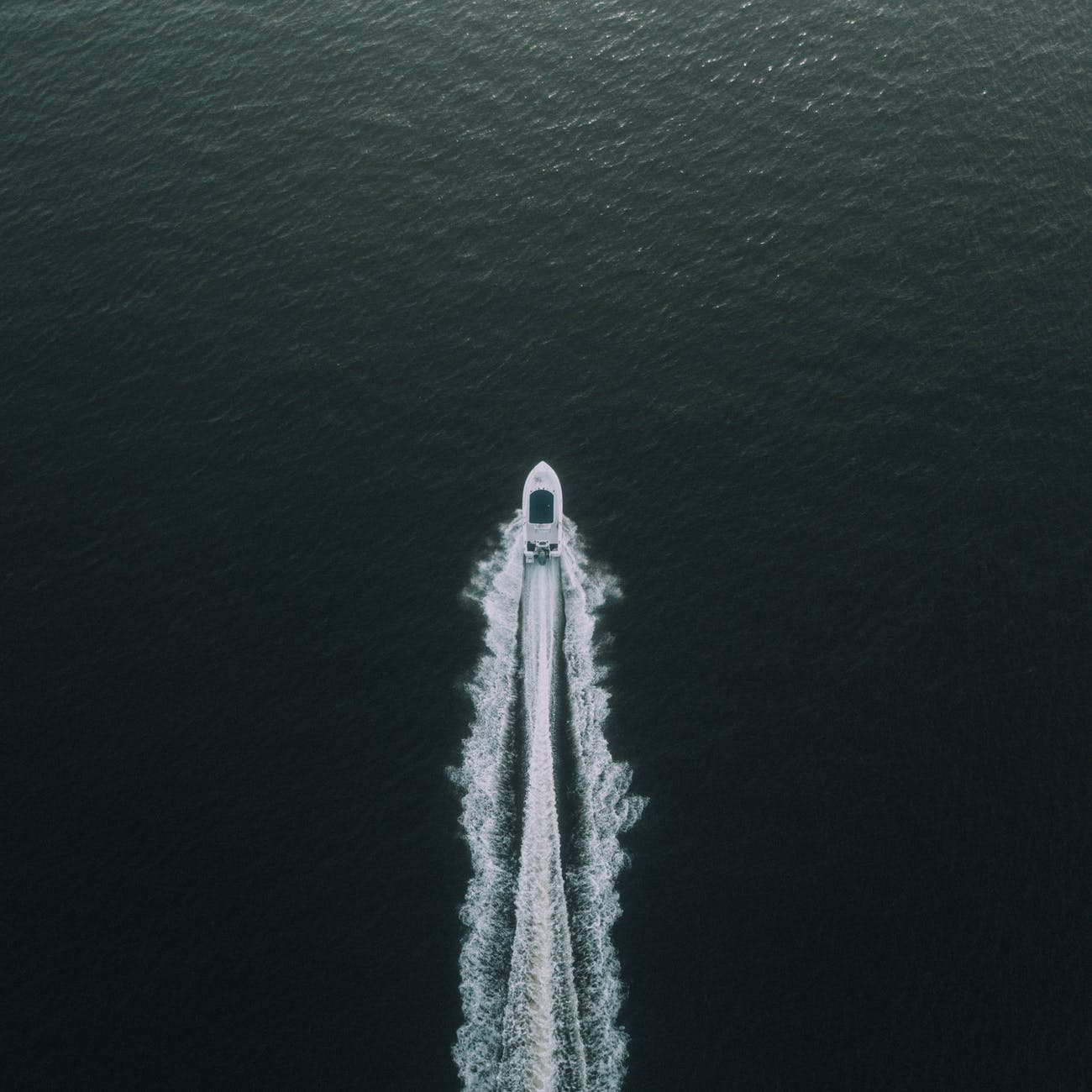 boat deep ocean idyllic leisure